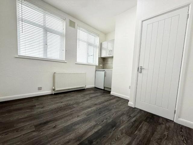 Studio for rent in Petts Wood, Greater London