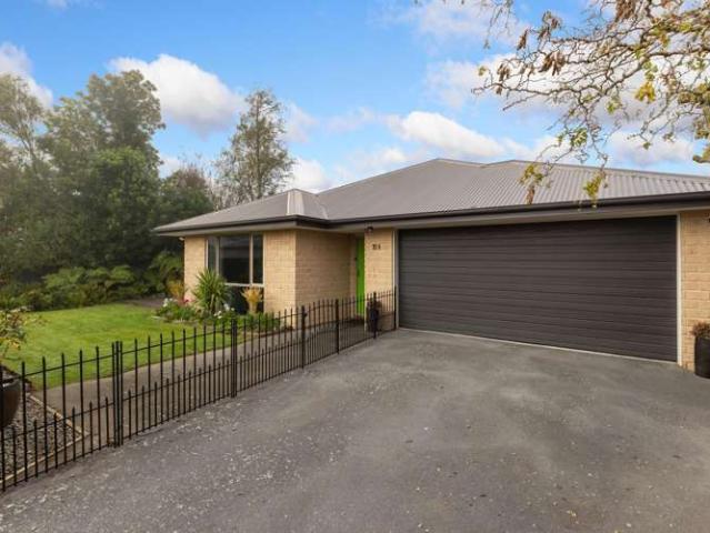 House for sale in Chaslands, Canterbury