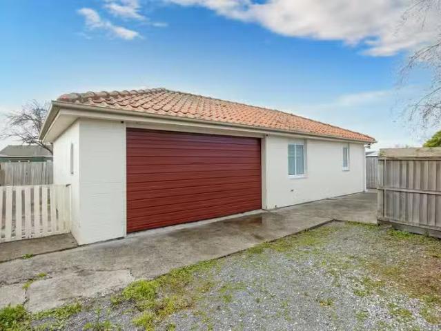 House for sale in Chaslands, Canterbury