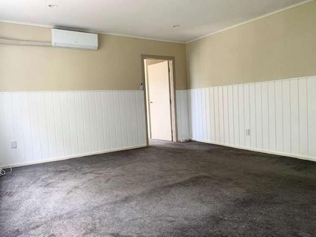 Apartment for rent in Kelston