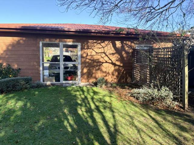 House for rent in Chaslands, Canterbury