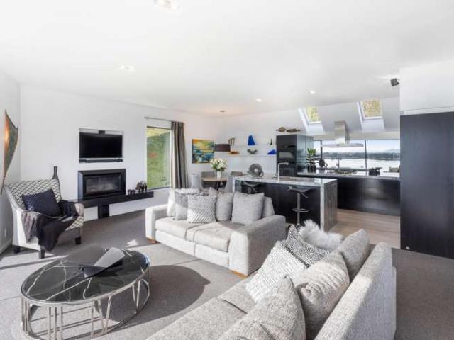 House for sale in Chaslands, Canterbury