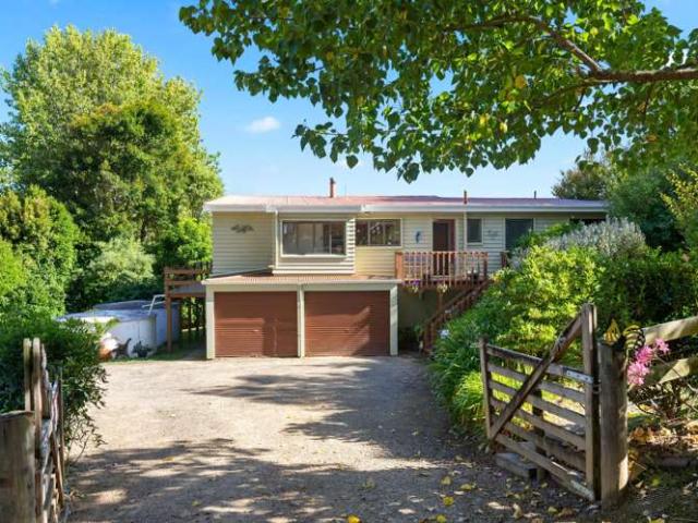Property for sale in Awhitu