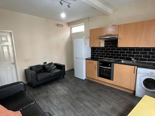 House for rent in Hyde Park, West Yorkshire