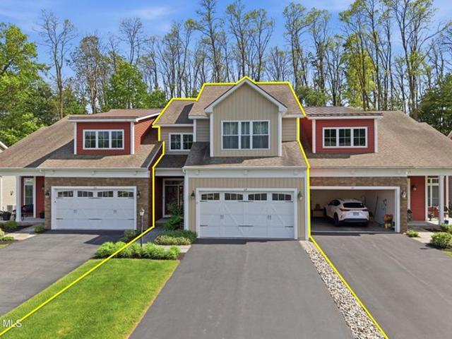 Townhouse for sale in Saratoga, New York