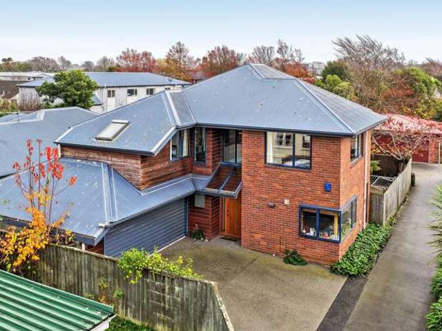 House for sale in Chaslands, Canterbury