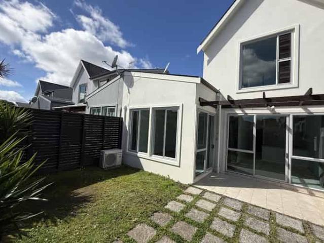 House for rent in Oratia, Oroua County
