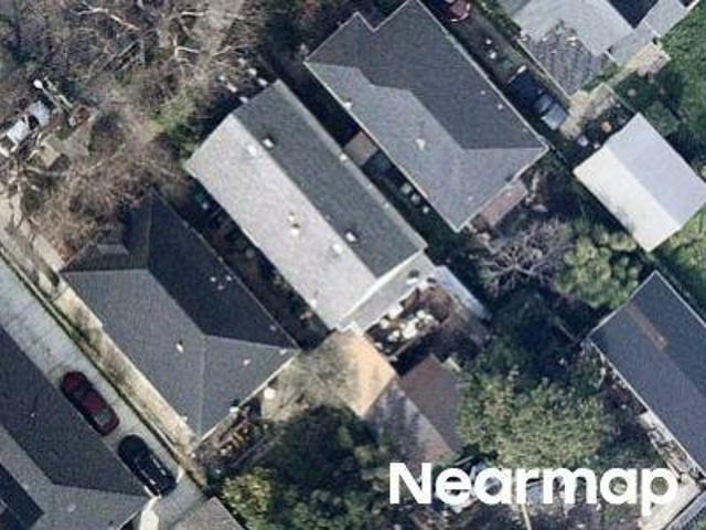 House for sale in Oakland