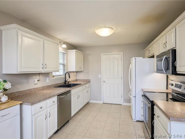 House for sale in Slatecut, Sellersburg