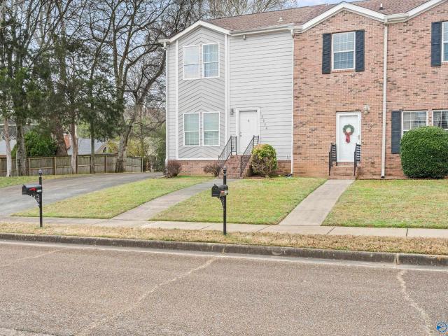 Townhouse for sale in Huntsville, Alabama