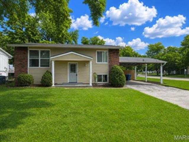 House for sale in Maryland Heights, Missouri