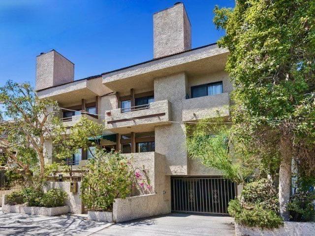 Condo for sale in Canoga Park, California