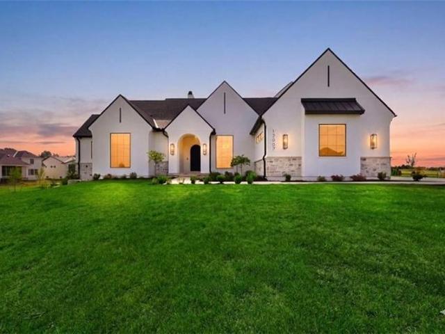 House for sale in Chapel Hill, Overland Park