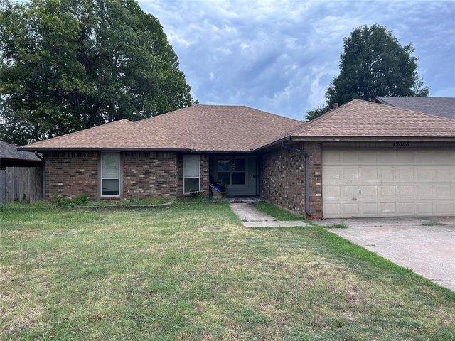 House for sale in Yukon, Oklahoma