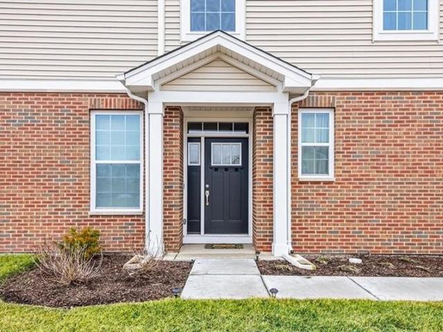 Townhouse for sale in Mchenry, Illinois