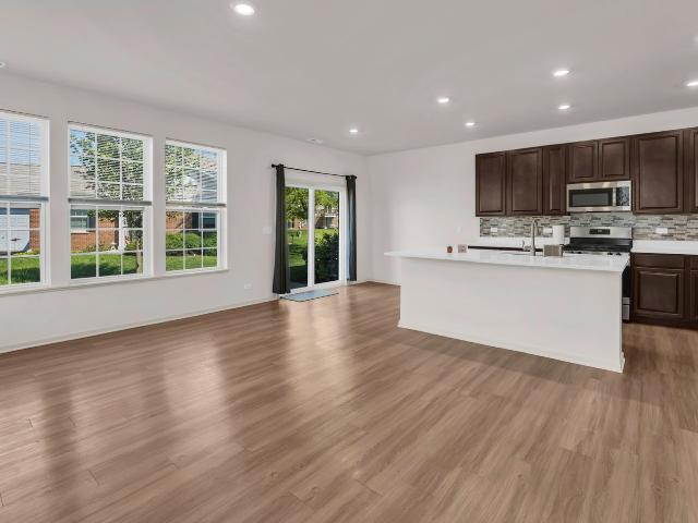 Townhouse for sale in Mchenry, Illinois