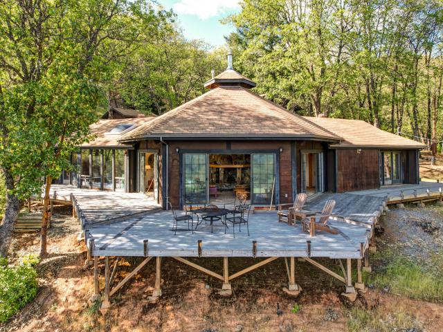 House for sale in Lewiston, California
