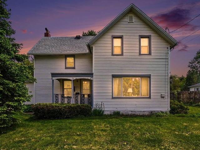 House for sale in Syracuse, Indiana