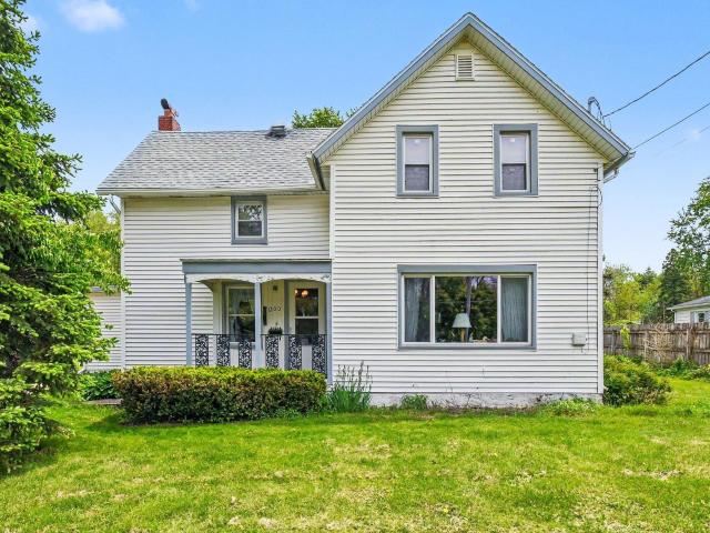 House for sale in Syracuse, Indiana
