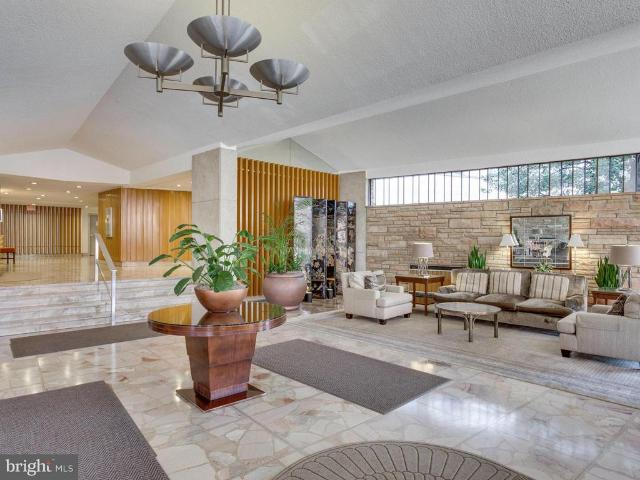 Condo for sale in Rosslyn, Arlington