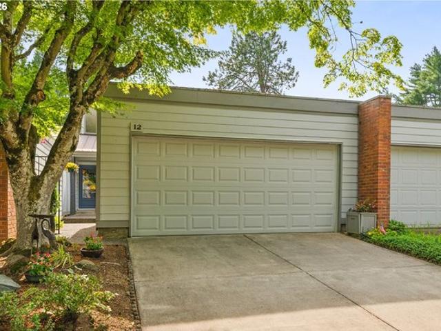 Townhouse for sale in Oregonia