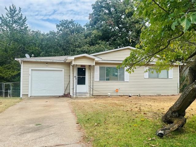 House for sale in Denison, Grayson County
