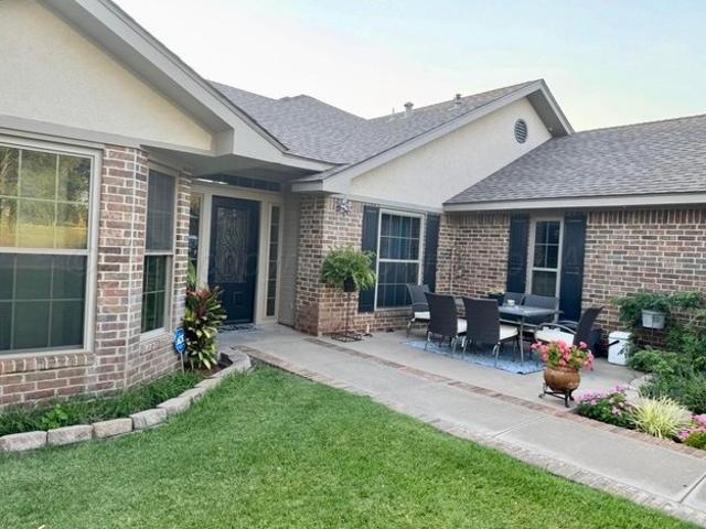 House for sale in Hemphill, Texas