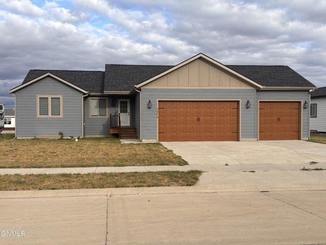 House for sale in Watford City, McKenzie County