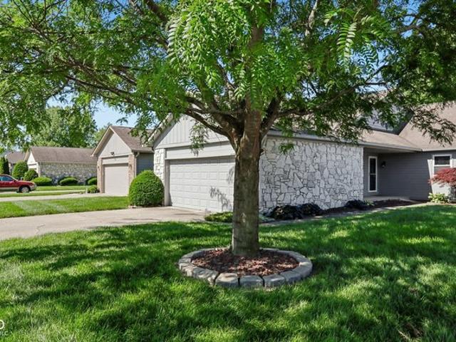 Condo for sale in Greenwood, Indiana