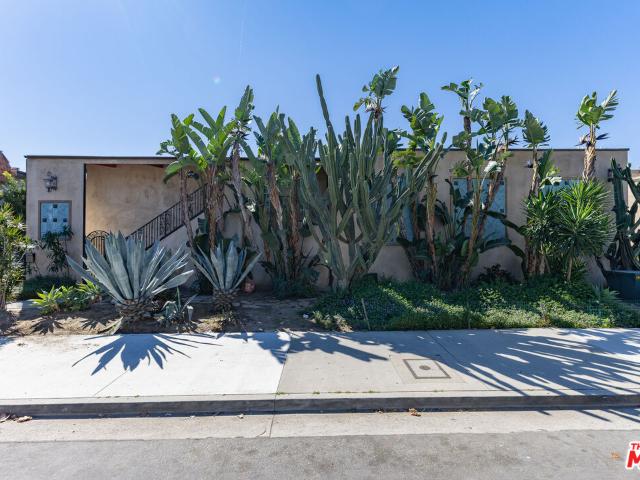 Condo for sale in Canoga Park, California