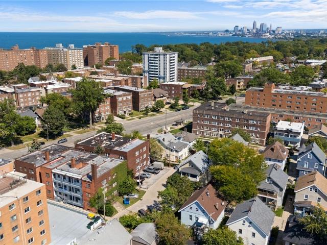Commercial for sale in Lakewood, Ohio