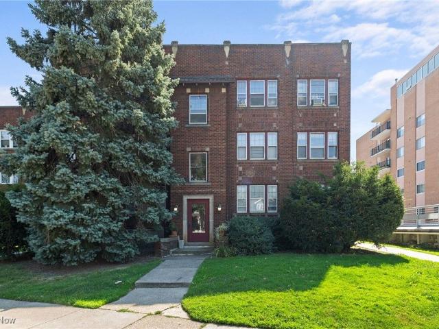 Apartment for sale in Lakewood, Ohio
