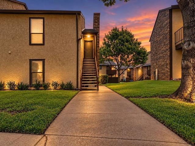 Condo for sale in Arlington, Texas