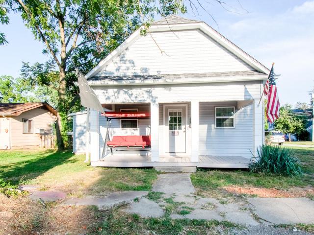 House for sale in Cassville, Barry County