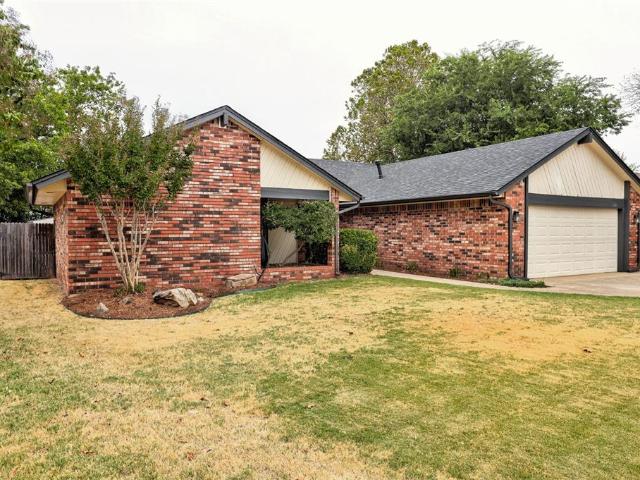 House for sale in Trails South, Edmond