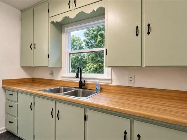 House for sale in Terrace Gardens, Gladstone