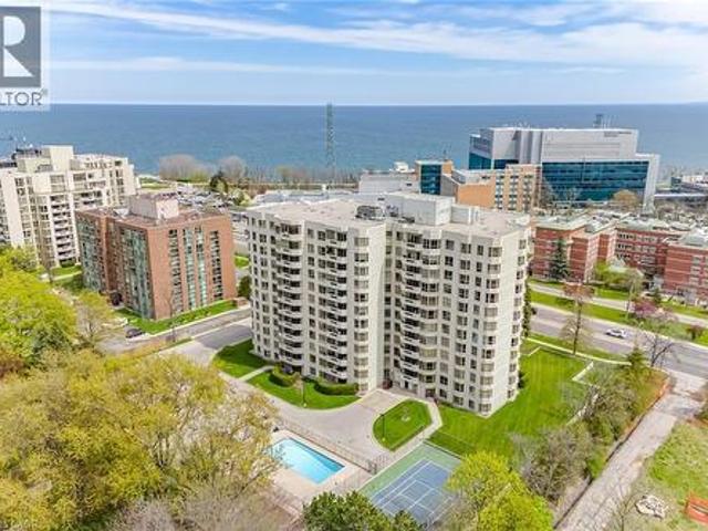 Condo for sale in Burlington, Ontario
