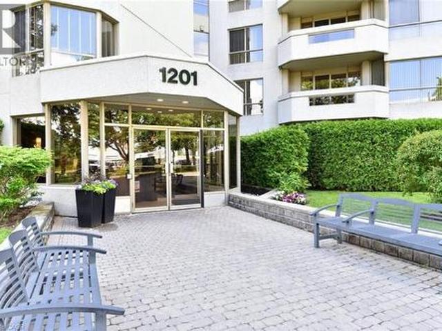 Condo for sale in Burlington, Ontario