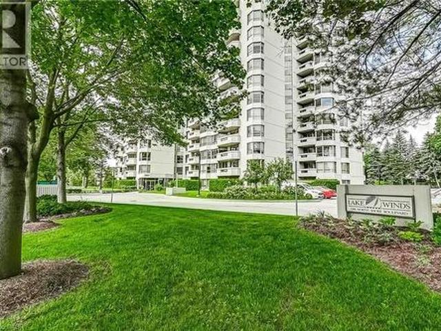 Condo for sale in Burlington, Ontario