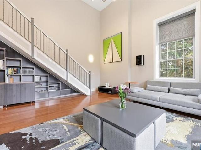 Condo for sale in Mahwah, New Jersey
