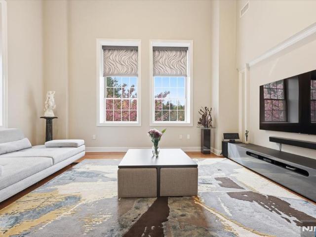 Townhouse for sale in Mahwah, New Jersey