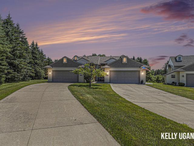 Condo for sale in Whitehall