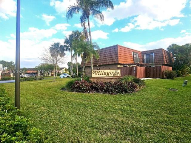 Townhouse for sale in Davie, Florida