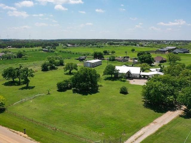 House for sale in Jacksboro, Texas