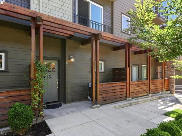 Condo for sale in Oregonia