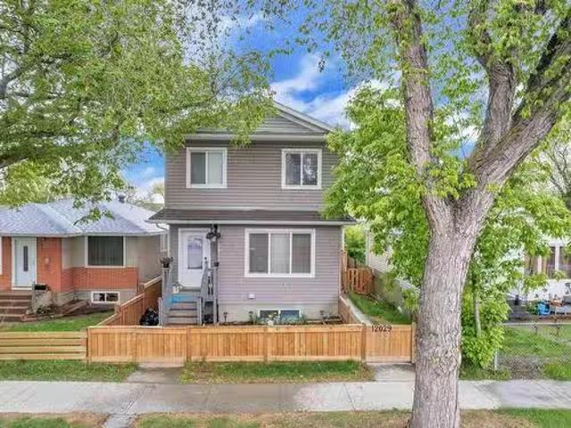 House for sale in Wedgewood, Alberta
