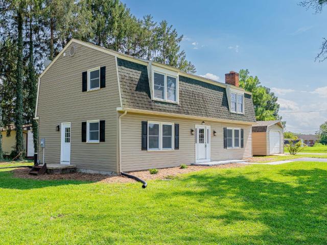 House for sale in Grottoes, Rockingham County