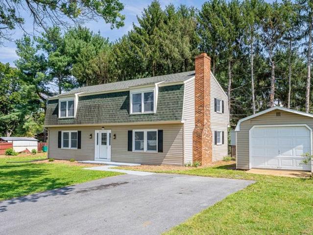 House for sale in Grottoes, Rockingham County