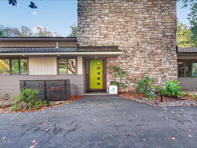 House for sale in Hawthorne Hill, Town of Niskayuna
