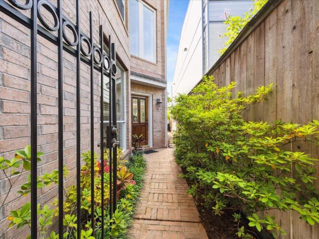 Townhouse for sale in Houston